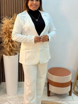 Blazer feminino em alfaiataria